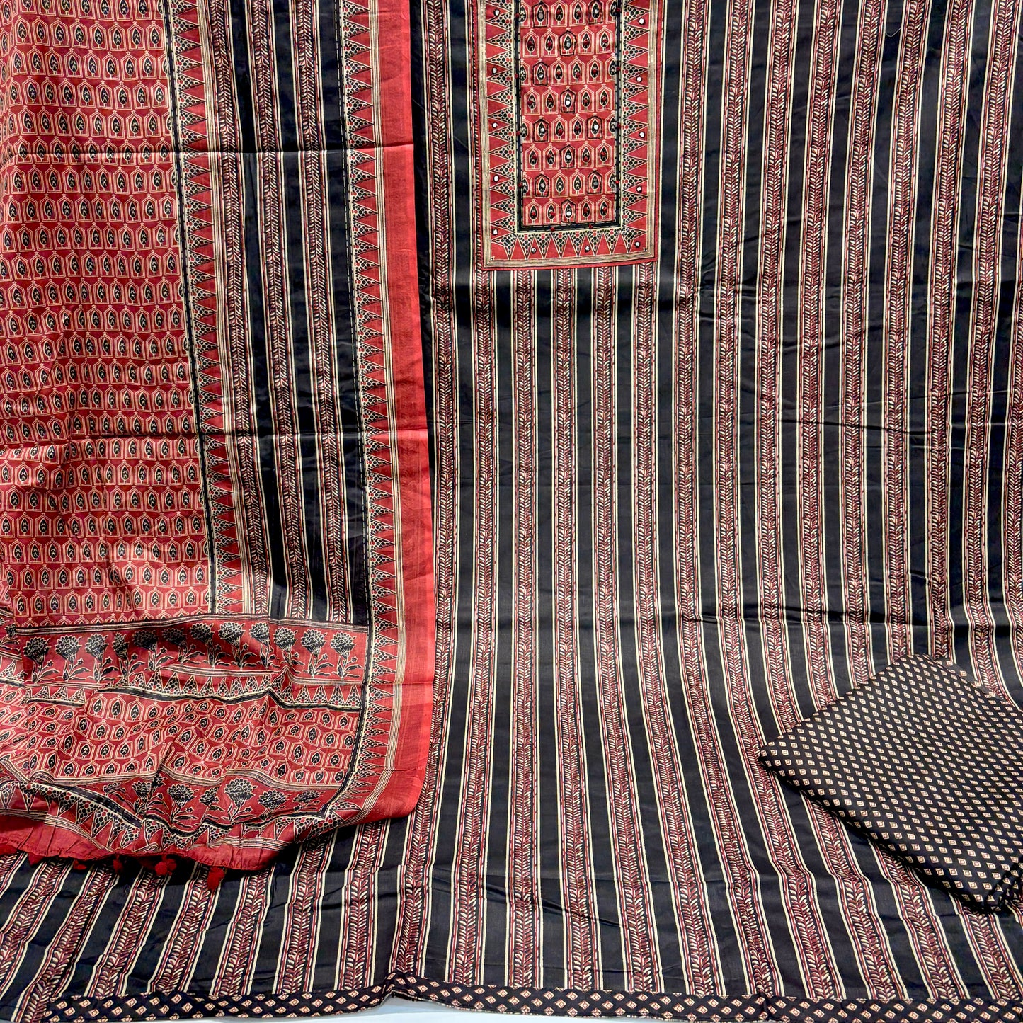 Pure Cotton Printed Suit (Unstitched)