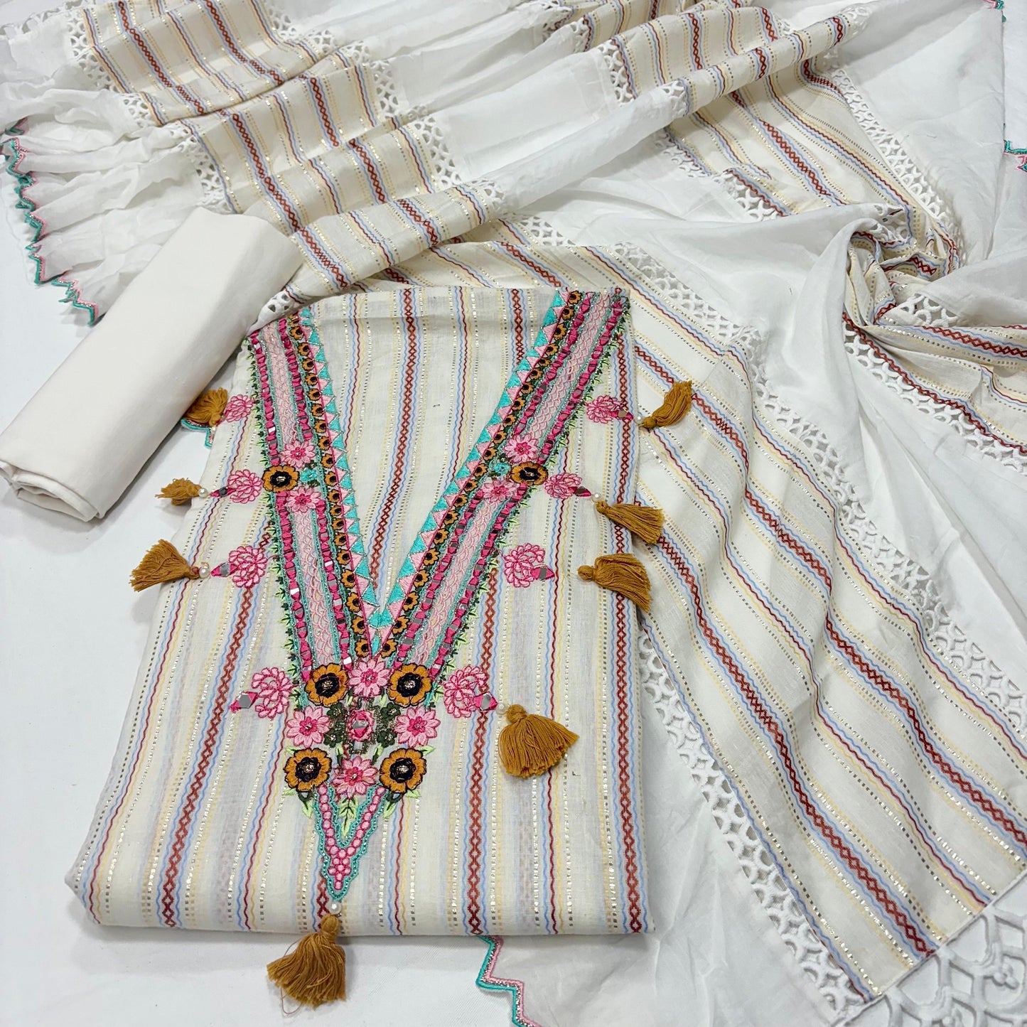 Pure Mul Cotton Lace Suit (Unstitched)