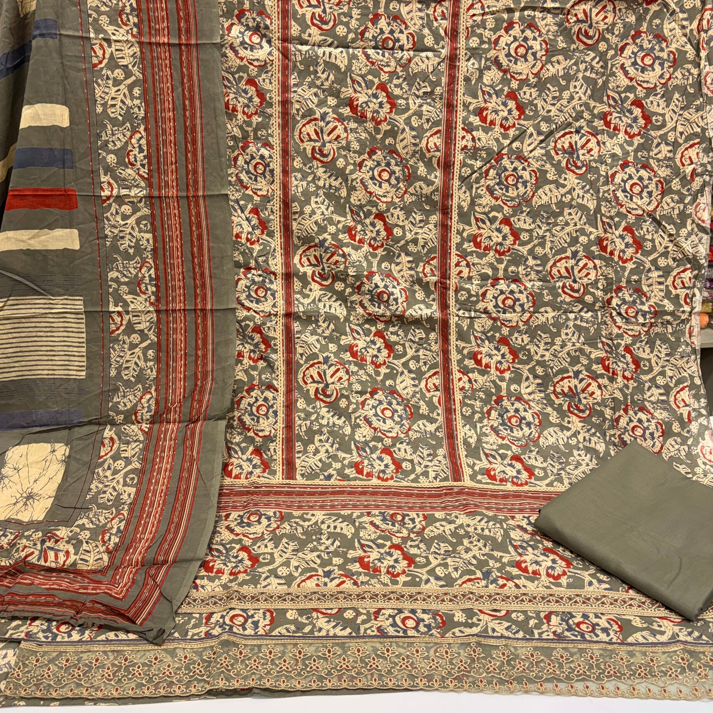 Pure Cotton Lacework Suit (Unstitched)