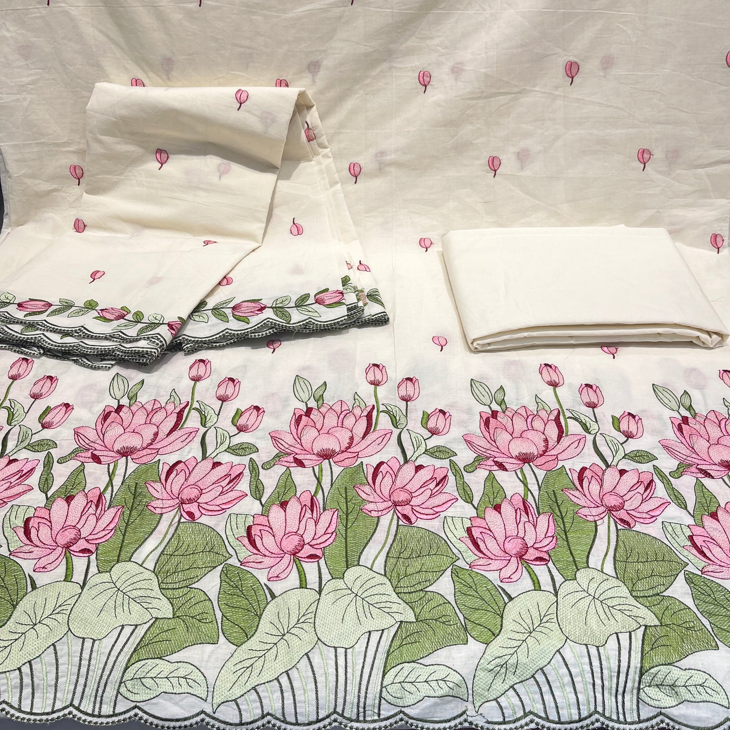 Pure Cotton Embroidery 52” with 
Matching Embroidery for Dupatta 40” & Plain Bottom